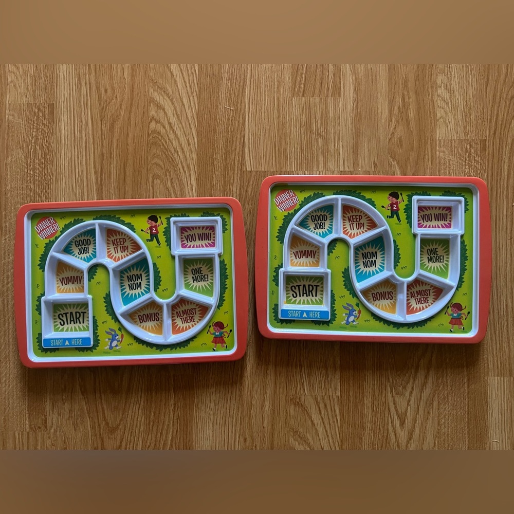 Two Fred & Friends Dinner Winner Plates